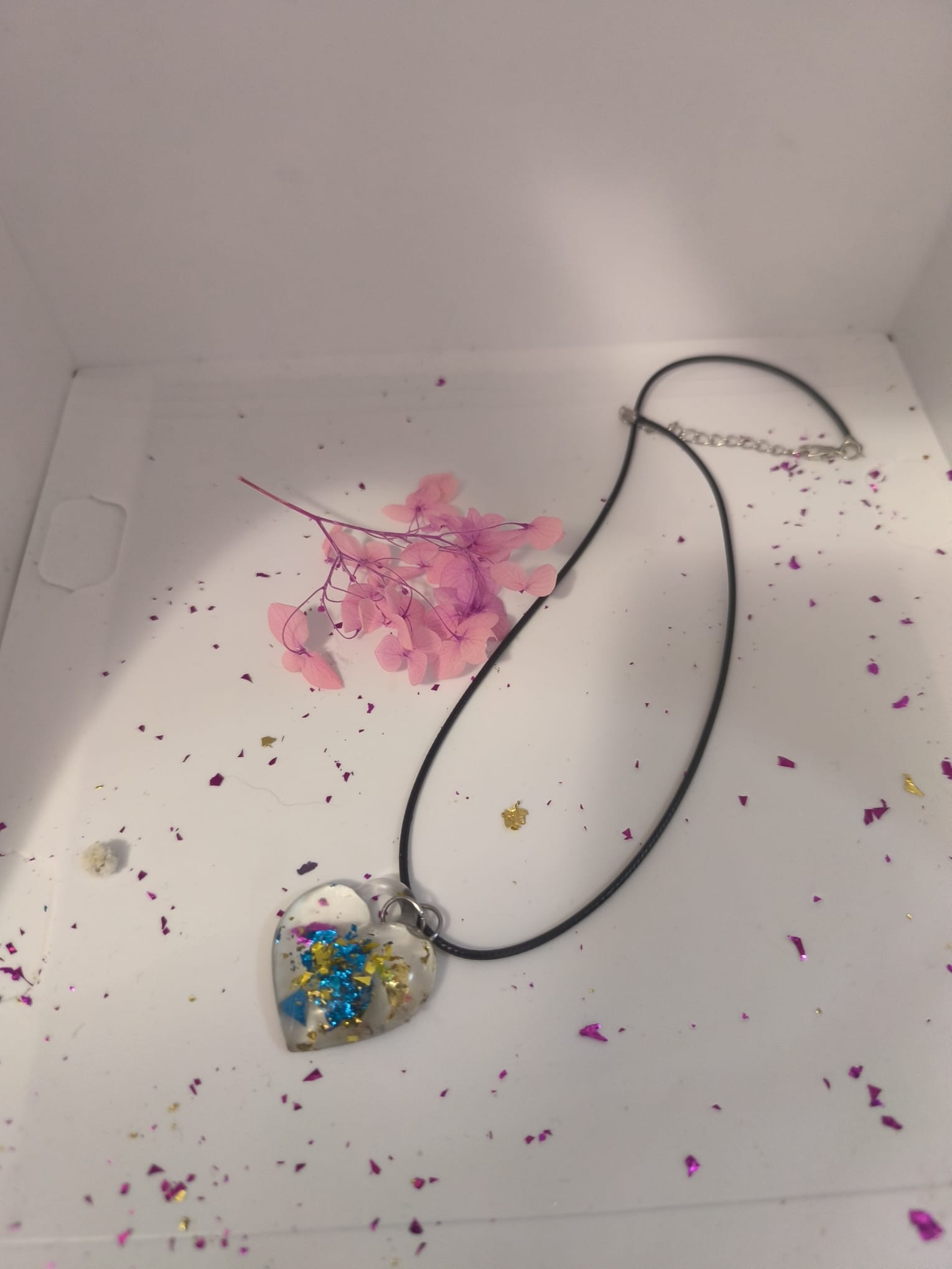 Ogrlica s privjeskom u obliku srca - plavo-zlatno